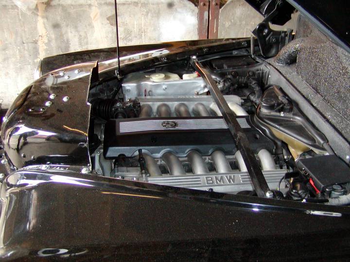 V12