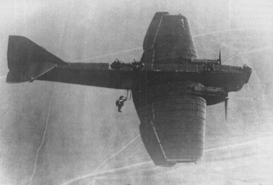 Десантники покидают ТБ-1